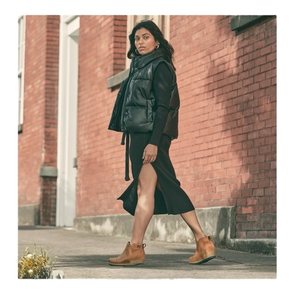 SOREL Evie ll Chelsea Boot in Velvet /Tan NIB - Picture 8 of 8